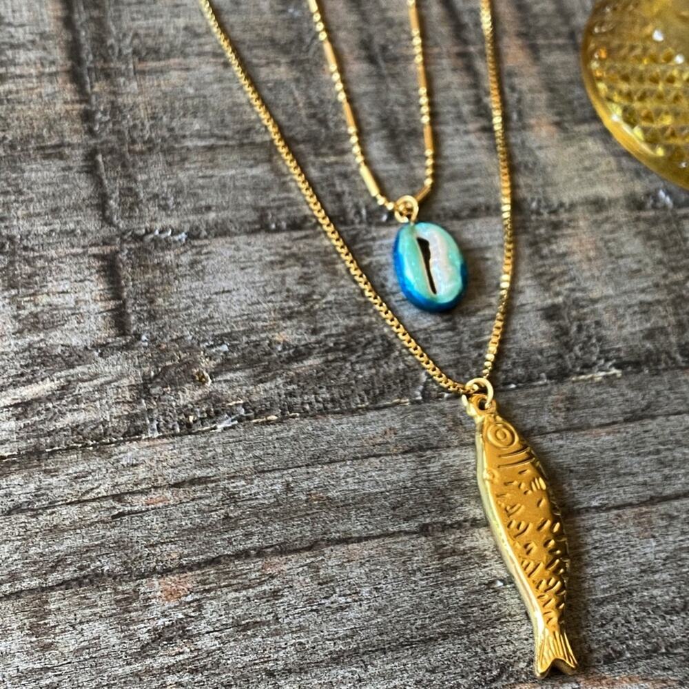 NEW Golden Fish & Shell Layering Necklace Set - Picture 8 of 11